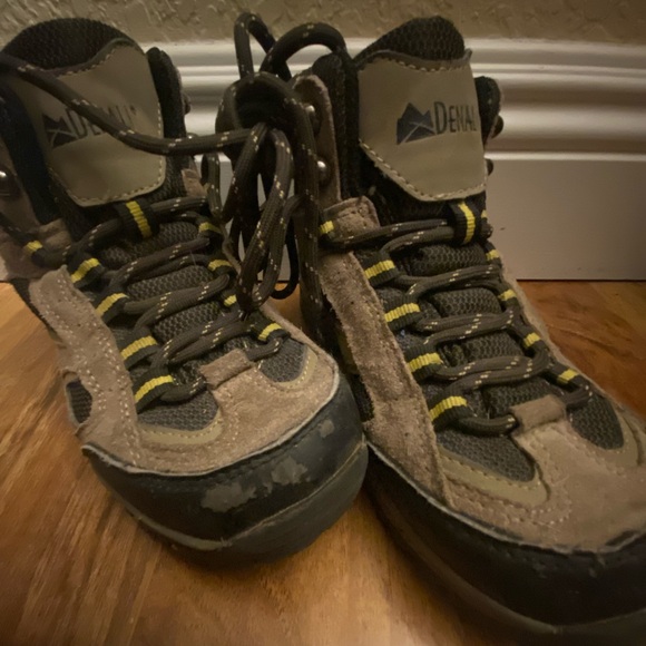 ⛰️Youth Denali Hiking Boots - Brown and Black - Picture 4 of 9